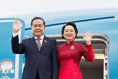 Chủ tịch Quốc hội Trần Thanh Mẫn và Phu nhân lên đường thăm chính thức Hàn Quốc và Mông Cổ