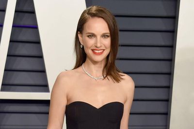Nữ diễn viên từng giành tượng vàng Oscar hạ sinh con thứ ba ở tuổi U50