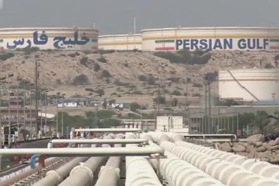 Nổ lớn tại đảo Kharg của Iran