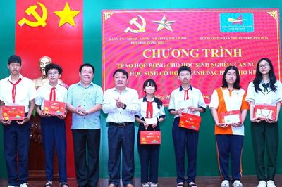 Phường Đông Hải phối hợp trao 200 suất học bổng cho học sinh có hoàn cảnh khó khăn