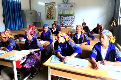 Nước ta hiện có bao nhiêu dân tộc còn gặp nhiều khó khăn?