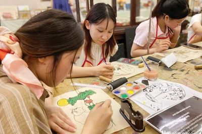 Chạm vào hồn tranh mộc bản