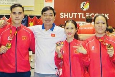 'Vũ khí bí mật' & kỳ tích trên đất Đức