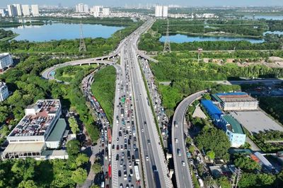 Bộ Xây dựng yêu cầu hoàn thành 34 dự án giao thông trong năm 2026