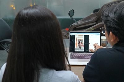 Tài khoản mạng xã hội từ 1 triệu người phải khai thông tin
