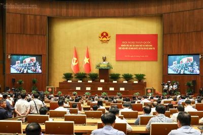 Đưa công tác tư tưởng trở thành nội dung đặc biệt quan trọng trong xây dựng Đảng