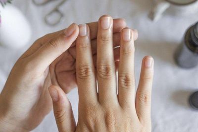 Chị em nên lưu ý: Những dấu hiệu cho thấy bộ móng của bạn đang kêu cứu