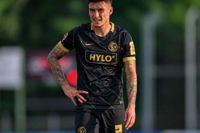 Cầu thủ Thái Lan đi vào lịch sử Bundesliga sau 47 năm