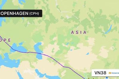 Sản phụ sinh con trên chuyến bay, máy bay Vietnam Airlines hạ cánh khẩn cấp tại Myanmar