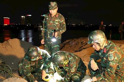 Xử lý an toàn 2 quả bom còn sót lại sau chiến tranh