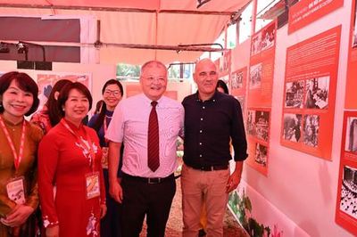 Hơn 25.000 khách tham quan gian trưng bày chuyên đề về Chủ tịch Hồ Chí Minh tại Bồ Đào Nha