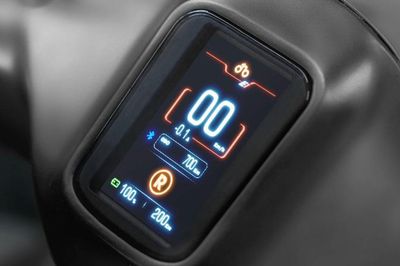 Xe máy điện sang xịn đi 200km/lần sạc, chế độ siêu tốc 15 phút đi cả ngày, giá rẻ 29,9 triệu đồng