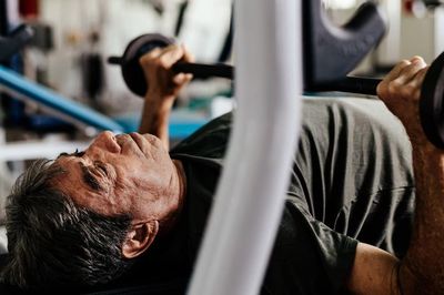 Chuyên gia tiết lộ thứ suy yếu nhanh nhất trong hệ cơ của người sau tuổi 40