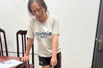 Tạm giam người phụ nữ cầm dao 'đại náo' quán nước