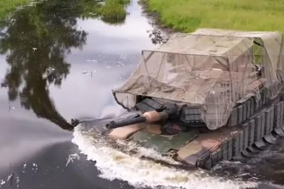 Drone Nga khiến xe tăng M1A1 Abrams của Ukraine phải 'nằm chờ'