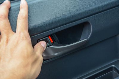 Kẻ trộm mất bao lâu để lấy được xe?
