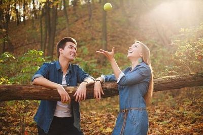 Thị trường hẹn hò có đang giống chuyển nhượng cầu thủ bóng chày?