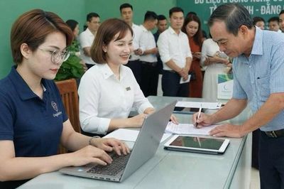 Đủ tuổi nghỉ hưu nhưng chưa đóng đủ 15 năm BHXH: Lựa chọn nào cho người lao động?