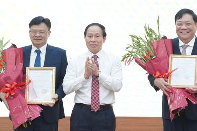 Phó Thủ tướng Lê Tiến Châu trao Quyết định bổ nhiệm 2 Phó Tổng Thanh tra Chính phủ