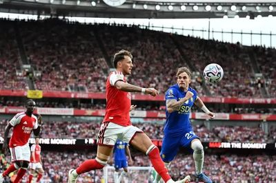 Arsenal vượt trội tại derby London, Barcelona chứng tỏ uy lực ở La Liga