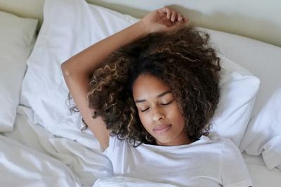 Ngủ nướng cuối tuần có thể không xấu như bạn nghĩ