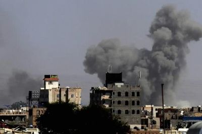 Quân đội Yemen rải 'mưa' không kích vào lực lượng Houthi
