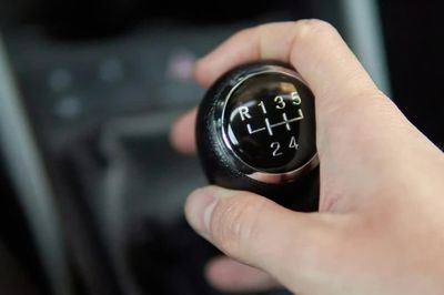 Hộp số sàn được ưa chuộng ở châu Âu, còn người Mỹ lại thích xe số tự động