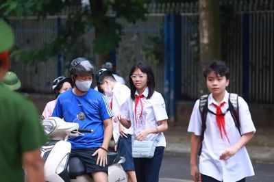 Năm học mới, phụ huynh và học sinh cần làm gì để đến trường an toàn, không ùn tắc?