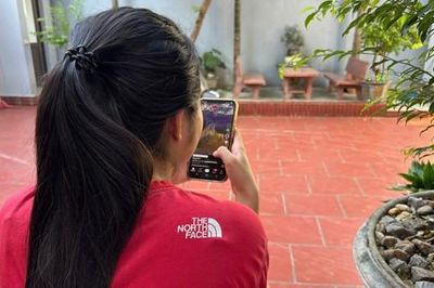 Làm gì để thoát cảnh xem video ngắn từ bàn làm việc tới nhà vệ sinh?
