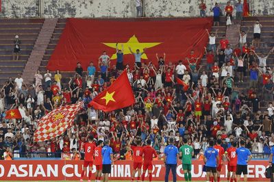Thủ quân U20 Việt Nam xin lỗi người hâm mộ