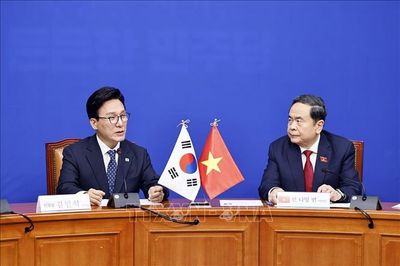 Chủ tịch Quốc hội Trần Thanh Mẫn tiếp Chủ tịch Đảng Dân chủ Đồng hành của Hàn Quốc