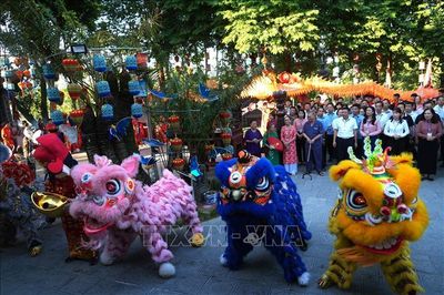 Lễ hội Thành Tuyên: Không gian Trung thu rực rỡ, hấp dẫn du khách