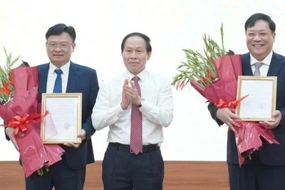Chủ tịch UBND tỉnh Đồng Tháp, Giám đốc Công an TP Huế làm Phó tổng Thanh tra Chính phủ