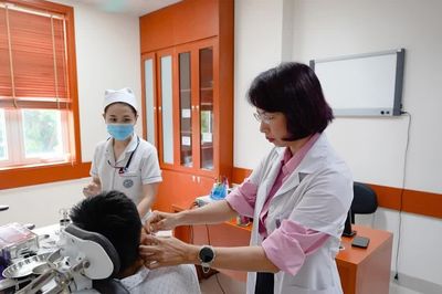 Bé trai 12 tuổi chảy mủ tai hôi, phát hiện khối ăn mòn xương chũm