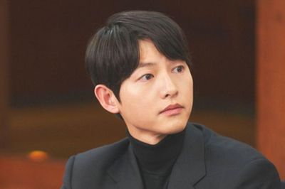 Tình hình hiện tại của Song Joong Ki ở tuổi 40