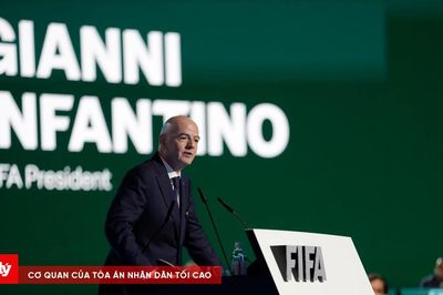 Infantino quyết giữ ghế FIFA giữa sức ép từ UEFA