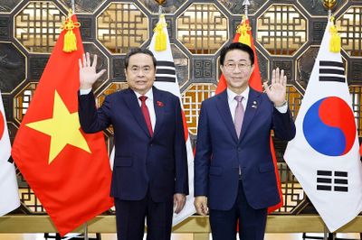 Chủ tịch Quốc hội Trần Thanh Mẫn hội đàm với Chủ tịch Quốc hội Hàn Quốc Cho Jeong Sik