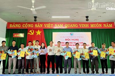Xã Ninh Hải trao quyết định công nhận trưởng thôn nhiệm kỳ 2026 - 2031
