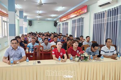 72 học viên tham gia lớp tập huấn chuyên môn bơi, lặn tỉnh Khánh Hòa năm 2026