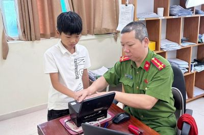 Hành trang số đến trường
