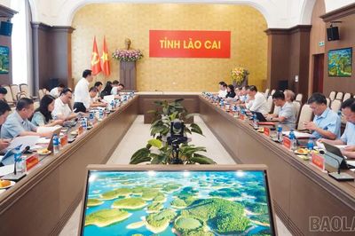 Thông qua dự thảo báo cáo kết quả giám sát Ban Thường vụ Đảng ủy UBND tỉnh
