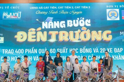 Khuyến học đồng hành với học sinh nghèo đến trường
