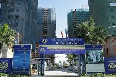 Một ngân hàng thông báo thu giữ 26 nền đất, quyền tài sản 67 căn hộ của Địa ốc Hoàng Quân để xử lý nợ