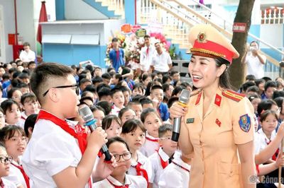 Học sinh, sinh viên Hà Nội: Nói không với vi phạm giao thông