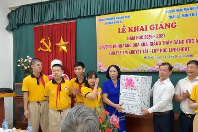 Niềm xúc động trong ngày khai giảng ở lớp học linh hoạt