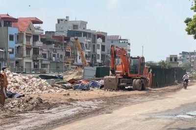 Người dân khốn khổ vì bụi bẩn quanh công trường kênh La Khê