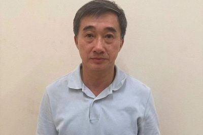 Thứ trưởng Bộ Y tế Trần Văn Thuấn bị đình chỉ công tác