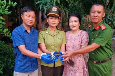 Tp. Huế: Người dân Thuận An tự nguyện giao nộp cá thể động vật quý hiếm