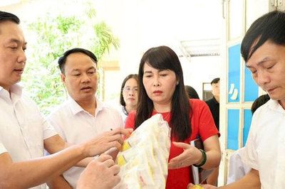 Xuân Mai kiểm tra công tác tổ chức bán trú ngay từ đầu năm học mới