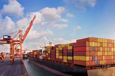 Lần đầu tiên nhập khẩu hàng hóa giảm sau 6 tháng tăng liên tục